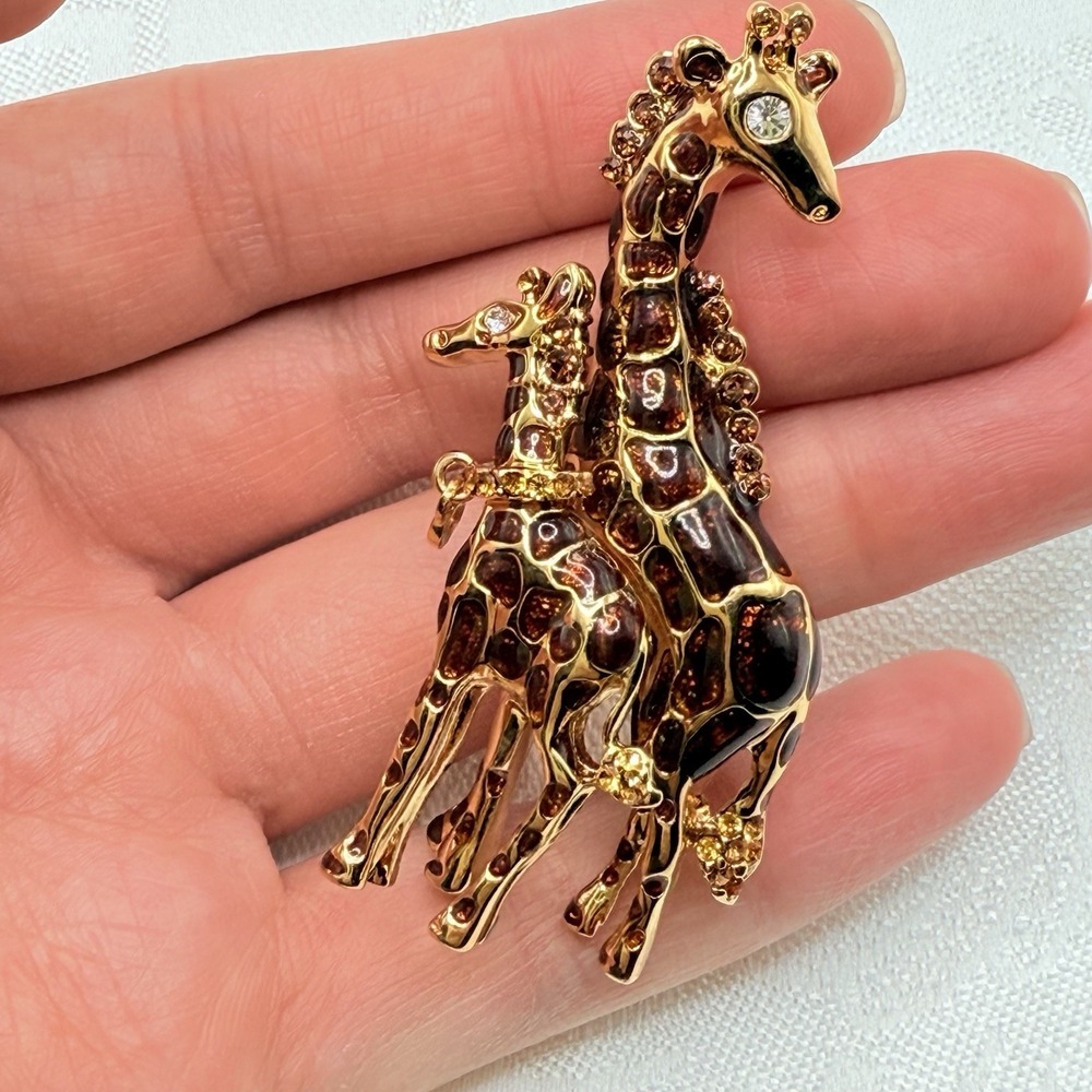 St. John Gold Tone Metal Enamel & Jeweled Mother & Baby Giraffe Pin / Brooch - Picture 7 of 10